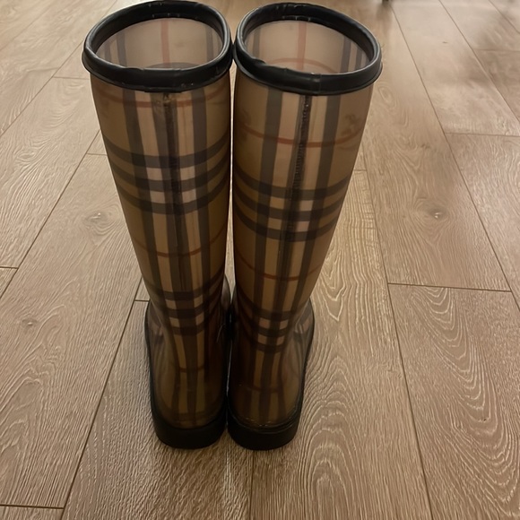 Burberry Rain Boot - Picture 3 of 5